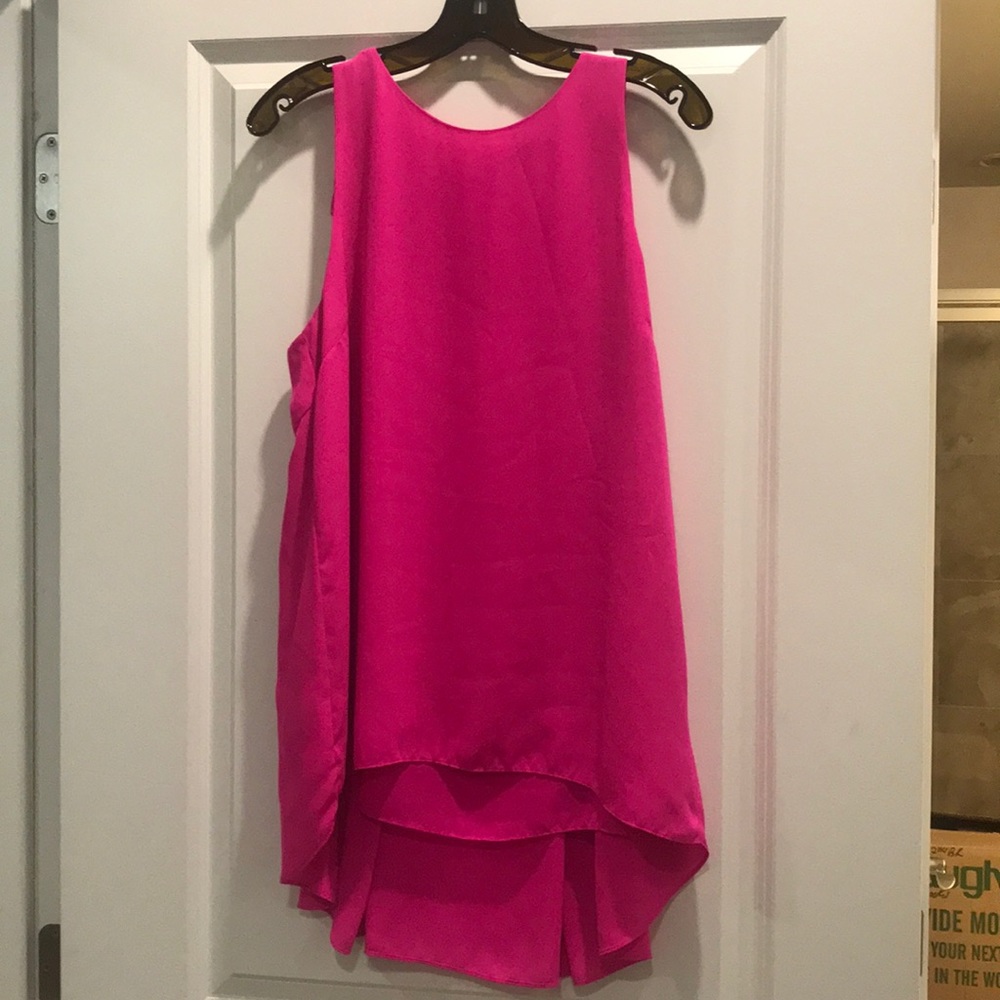 Darling hi-low flowy shirt